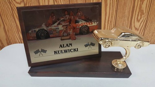 ALAN KULWICKI BILL BOARD TROPHY 5" X 7" DIE-CAST METAL CAR