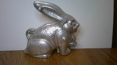 vintage heavy aluminum Easter Bunny Rabbit cake baking mold      Z38