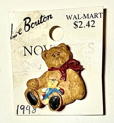 1” Vintage BUTTON Le Bouton 3D Great Hand Painted Detail Teddy Bear Holding Bear - Picture 3 of 3