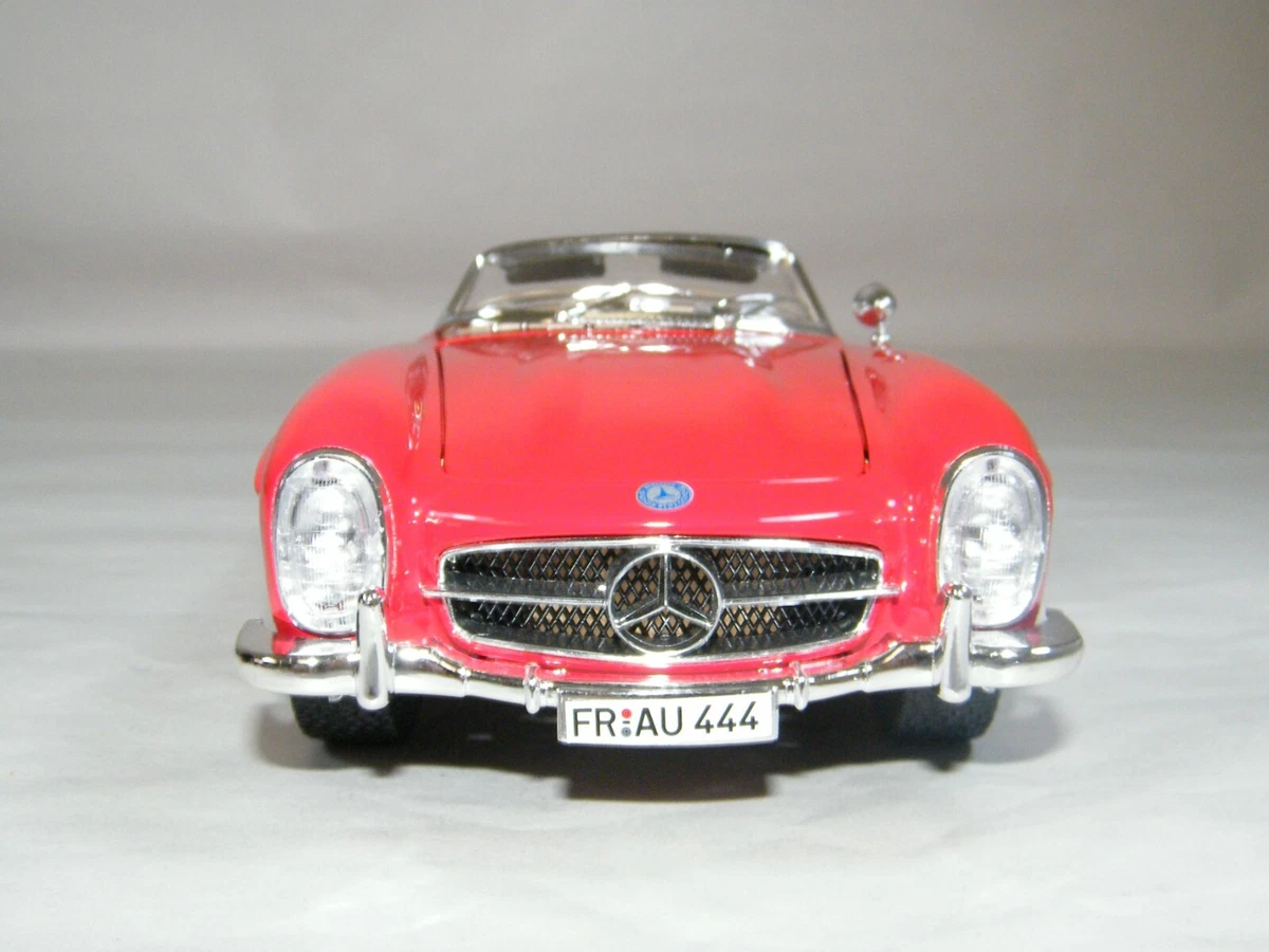 BURAGO MERCEDES BENZ 300SL RED 1:18 1/18 SCALE CONVERTIBLE ITALY USED & NICE
