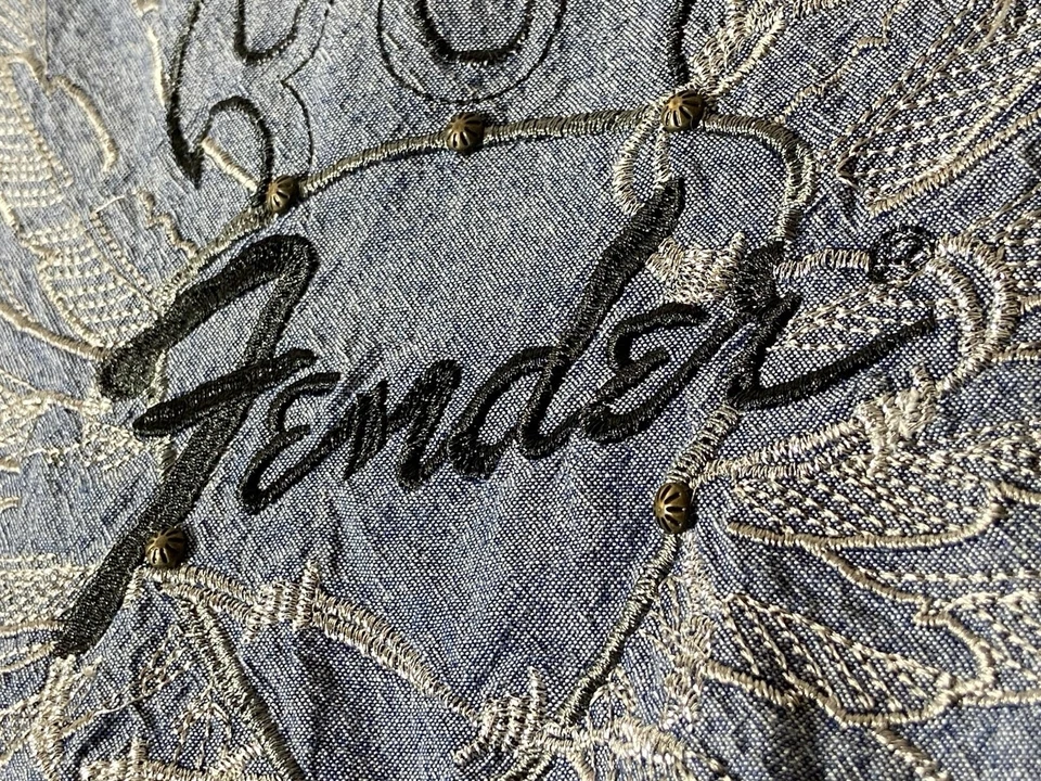 Guardabarros "Rock And Roll Religion" bordado denim suave abotonado (talla: XL) Foto 4 de 4