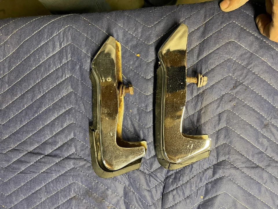 Protector parachoques delantero Coronet 1969 pátina usado juego sin goma 1969 mira 9 fotos 68 Foto 3 de 4