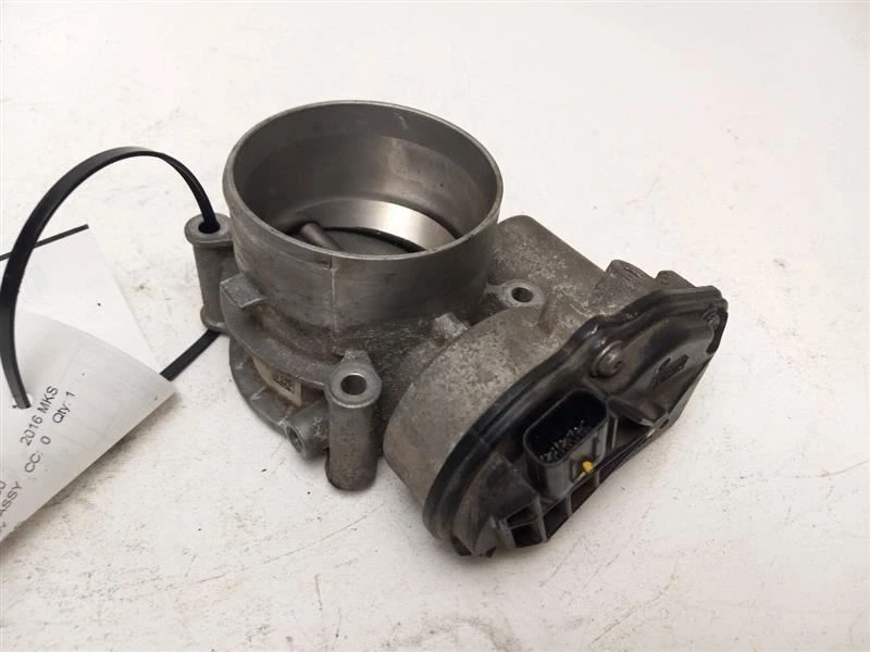 Lincoln MKS 2016 carrocería del acelerador Foto 2 de 4