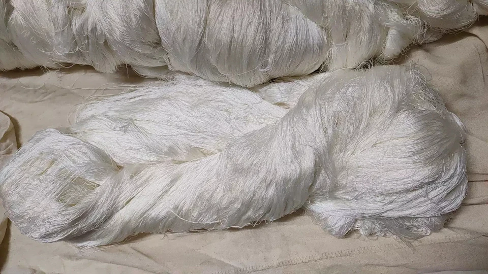 White tight twisted water ripple mulberry silk,hand-dyed embroidery silk thread - Image 2 of 2