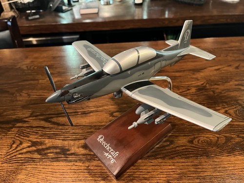 Beechcraft AT-6 Wolverine Factory Demo Desk Top Display Model 1/32 SC Airplane