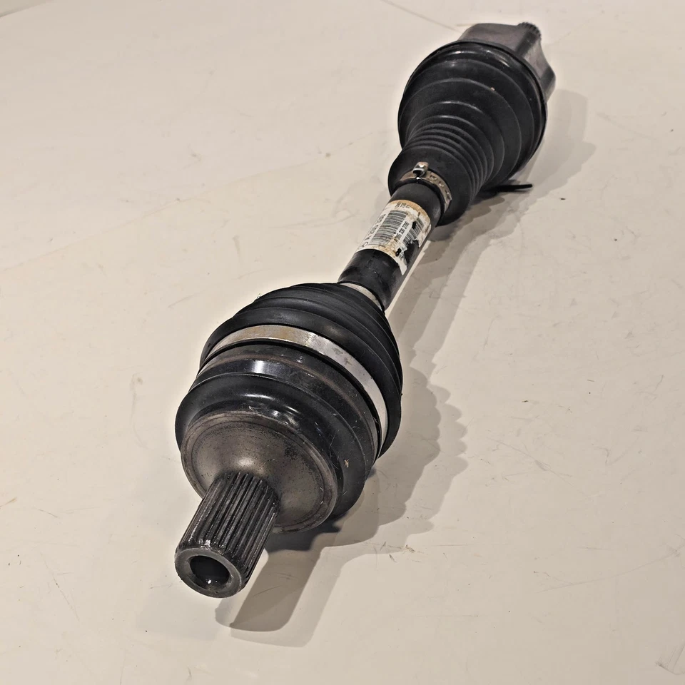 Medio eje delantero derecho Mercedes Benz W205 C300 AWD 15-21 A2053303706 OEM Foto 2 de 4