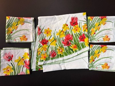 GUC Vera Neumann 4 Vintage FLORAL Flower NAPKINS 1 Round TABLECLOTH Daffodil