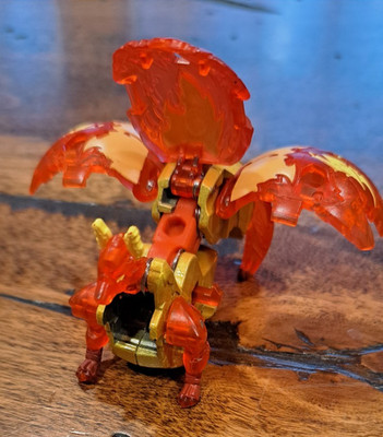 Bakugan Evolution Platinum Series Red Pyrus Blitz Fox diecast B300
