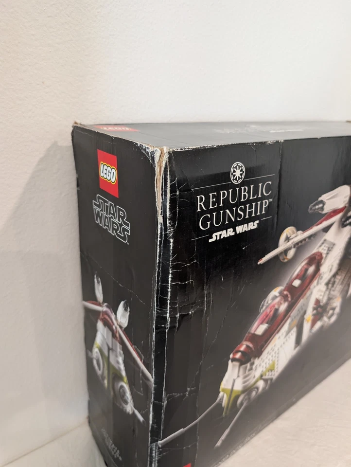 LEGO Star Wars: Republic Gunship (75309) - ¡Nuevo Precintado! Caja dañada Foto 2 de 4