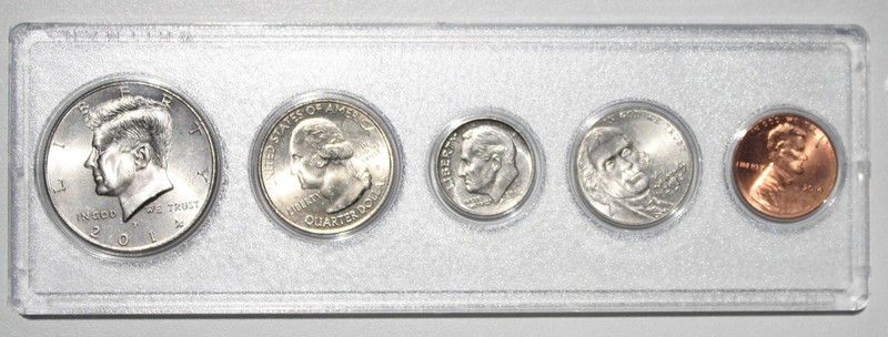 2014 US Coin Year Set in Plastic Holder Nice Half, Quarter, Dime, Nickel, Cent