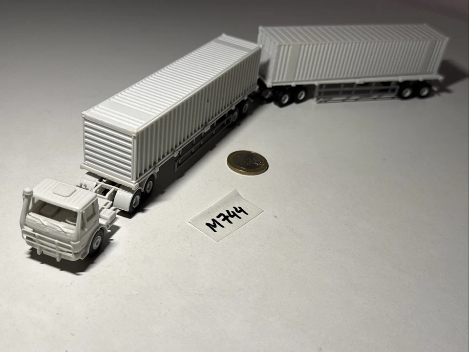 M744 Kibri MB Containerlastzug HZ Container HZ Road Train 1:87 H0 Gigaliner weiß - Bild 2 von 4