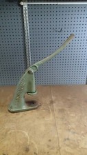 Handy Button Mach Co.Handy Jr. 20 Button Machine Press Antique Vintage Old Tools