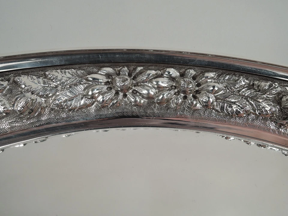 Bandeja Stieff 200 Baltimore Repousse 14 pulgadas Diámetro plata esterlina americana 1956 Foto 3 de 4