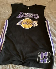 LEBRON JAMES Los Angeles LAKERS Basketball UNK Jersey Style Black SMALL Shirt