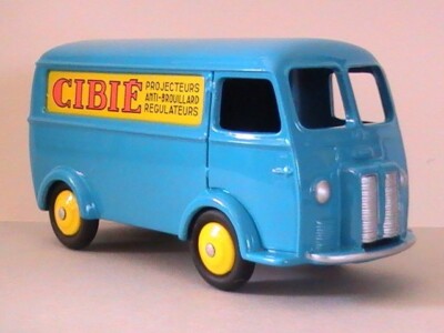 Véhicule de collection Dinky Toys 1/43 modèle Peugeot D3A (camion
