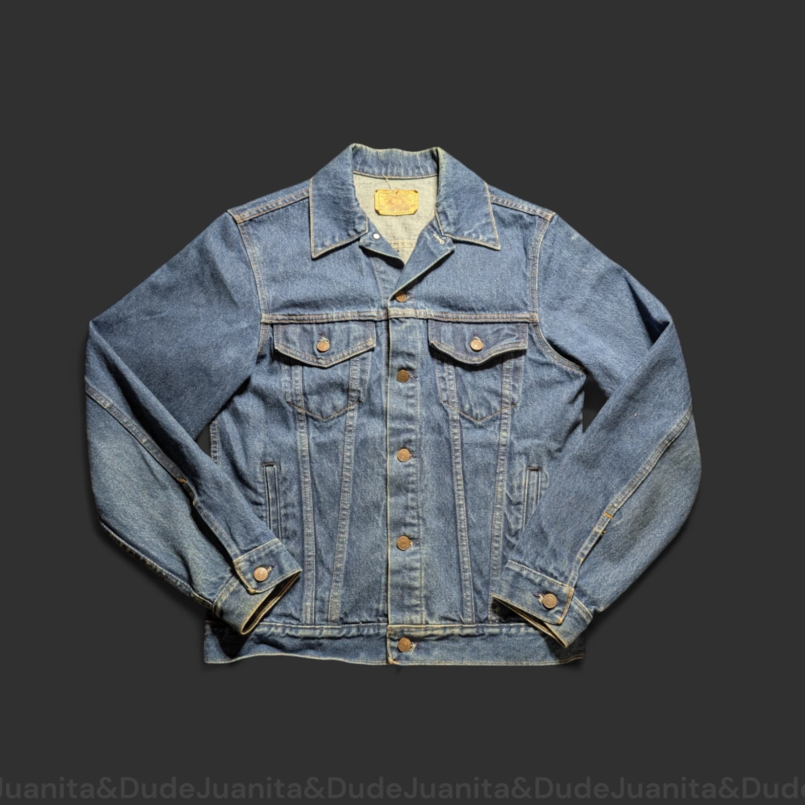 Plain Pockets Blue Denim Jacket Men’s Medium Vintage Button Classic Trucker Coat
Opens in a new wind