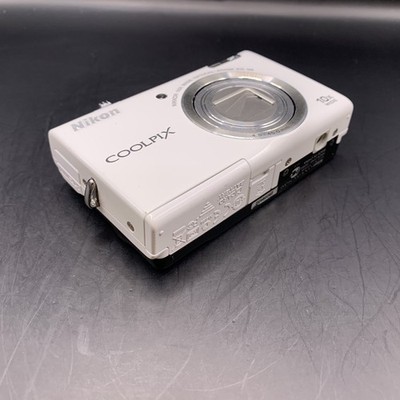 Nikon COOLPIX S6200 White 16.0 MP Compact Digital Camera Excellent
