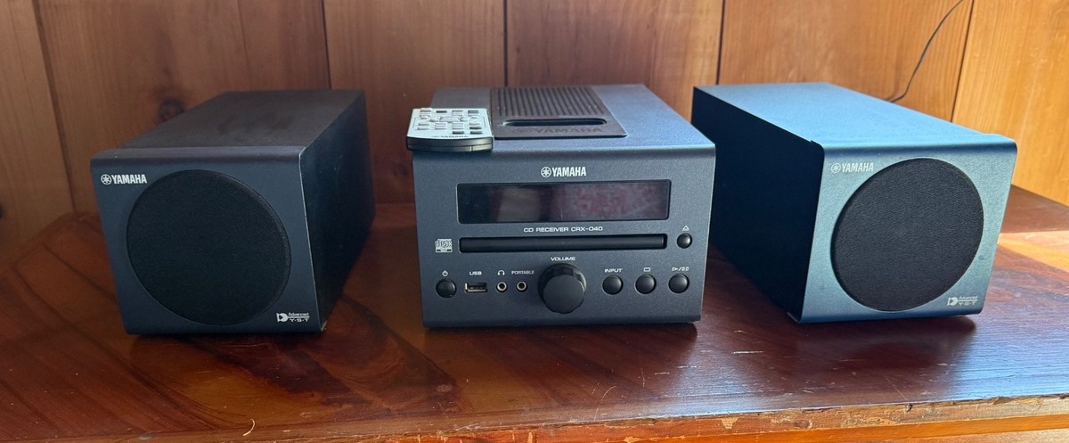 Yamaha CRX-040 CD Receiver with 2 Speakers and Remote, Tested