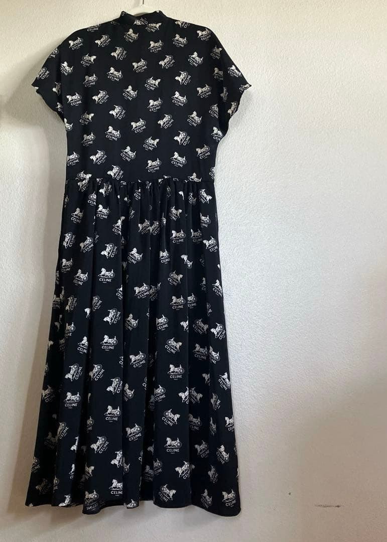 CELINE Carriage pattern triomphe button short sle… - image 2