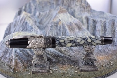 Krone Sir Edmund Hillary Mount Everest Limited Edition 1088 Fountain Pen READ
