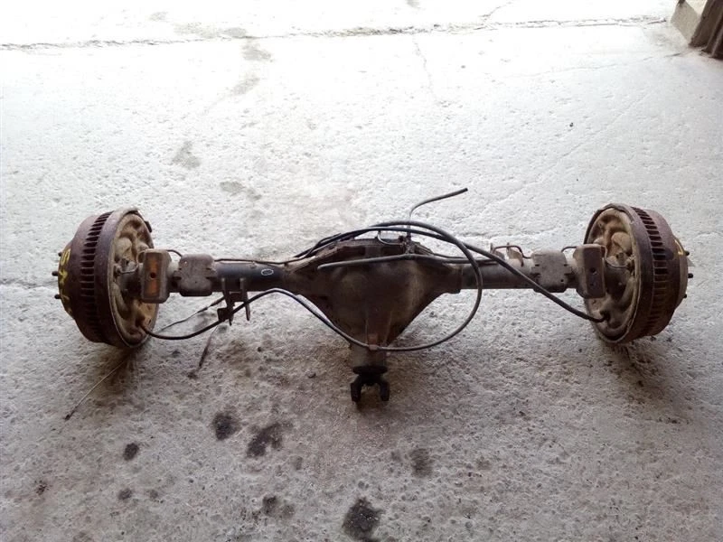 Semi-floating Rear Axle 3.73 Ratio from 1990 GMC Sierra 2500 Pickup 8091713 Foto 2 de 4