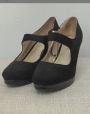 NIB Bandolino Malha Black Strapped Heels Size 8