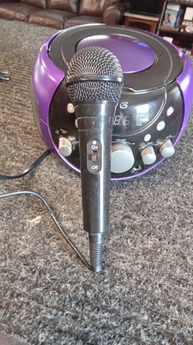 Karaoke Party Machine With Microphone - Picture 8 of 10