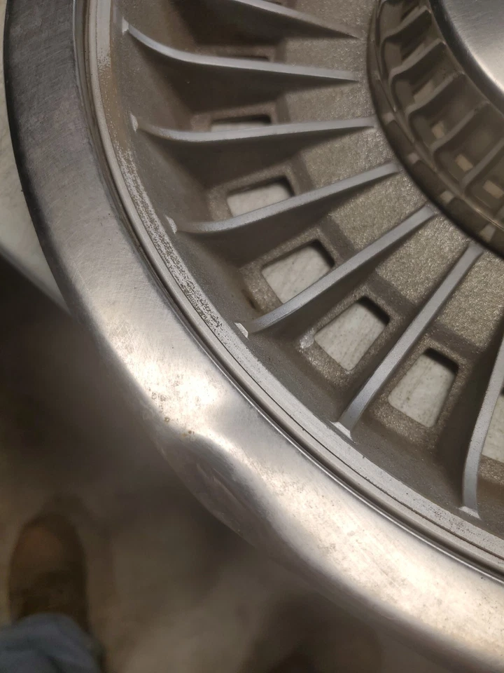 OEM Set of 4 14" Hub Caps Wheel Covers 468610 1978-80 Chevrolet Monte Carlo  - Image 3 of 4