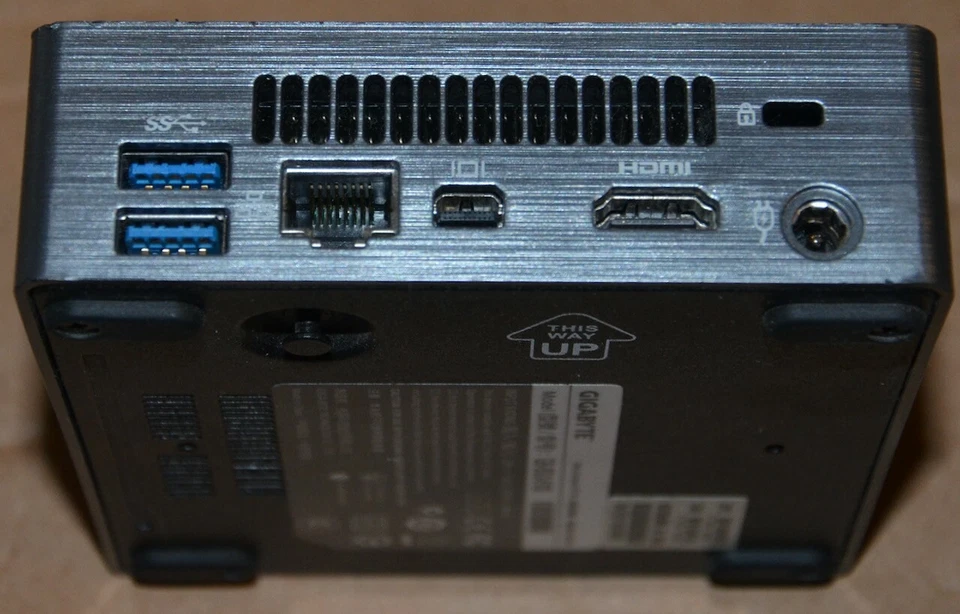 Mini computadora GigaByte Brix GB-BSi3-6100 i3 6100 8 GB RAM SIN DISCO DURO sin fuente de alimentación Foto 3 de 4