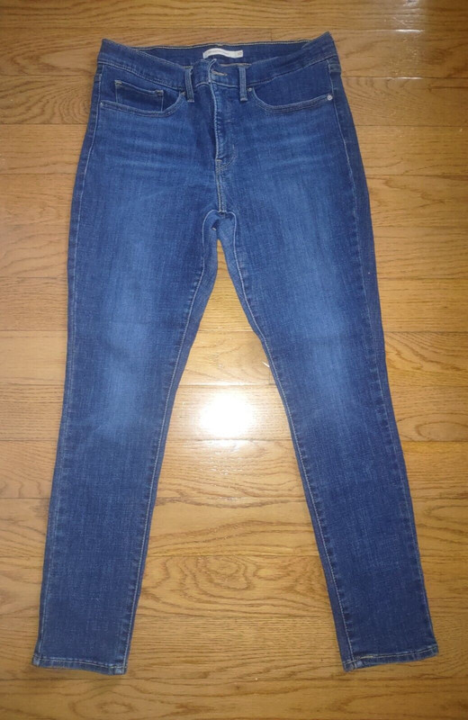 Women's Levi 311 Shaping Skinny Jean Dark Wash Size 30, Excellent Condition