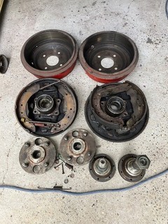 TVR s rear brakes/hubs