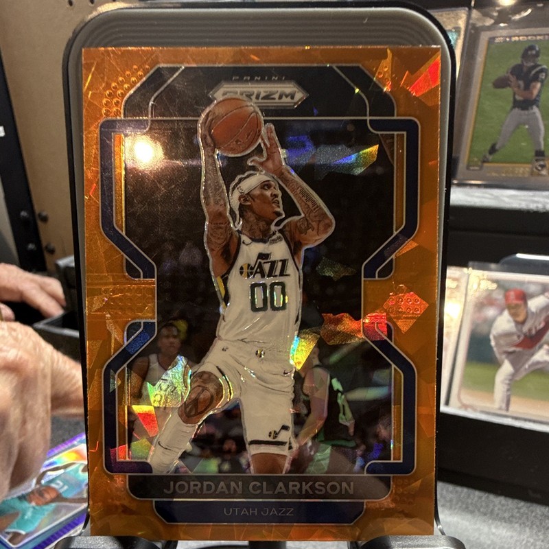 Panini Prizm 2021-22 Jordan Clarkson Orange Cracked Ice #127 Utah Jazz