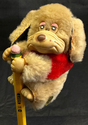RAD 80s Retro PENCIL HUGGER Brown Dog in Red I   You Shirt
