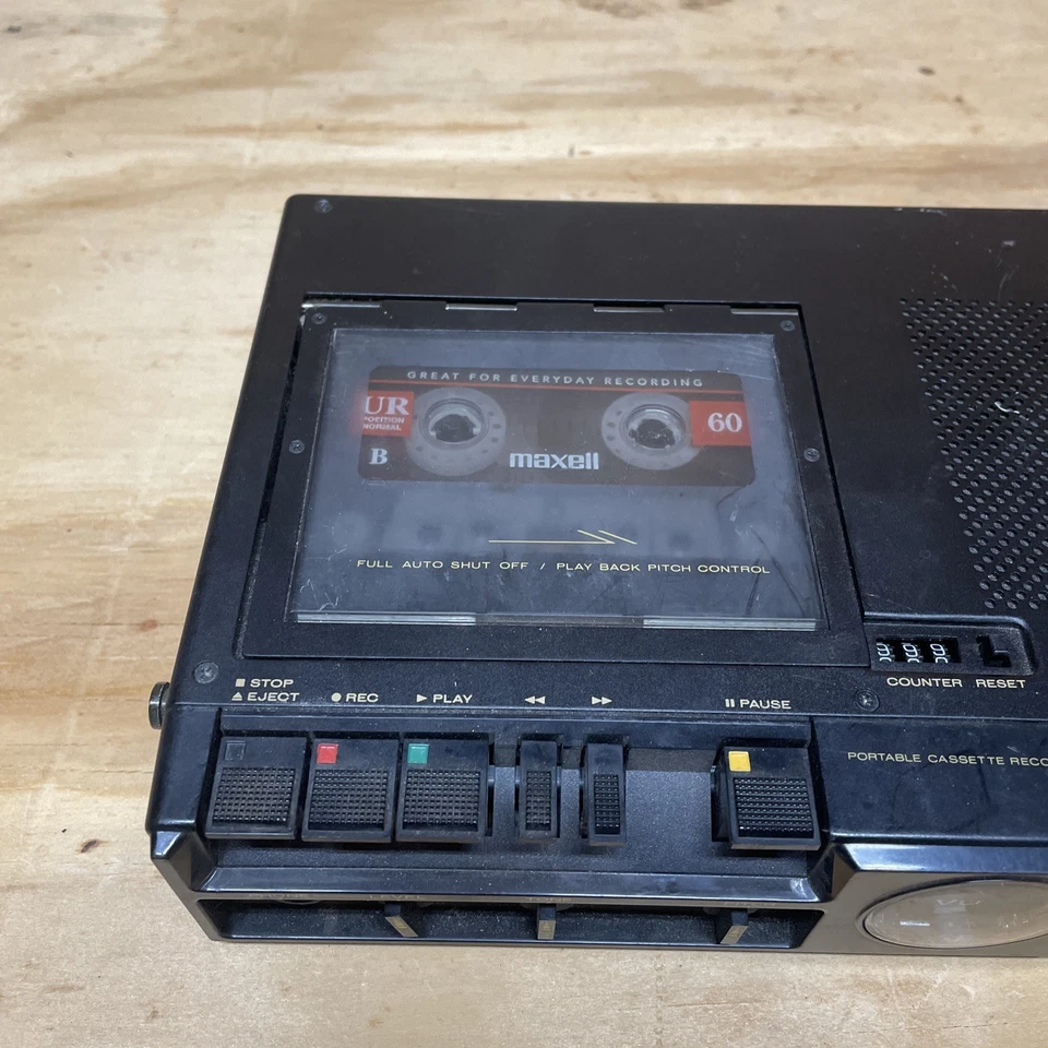 Grabadora/reproductor de casete portátil vintage Marantz PMD201 Foto 2 de 4