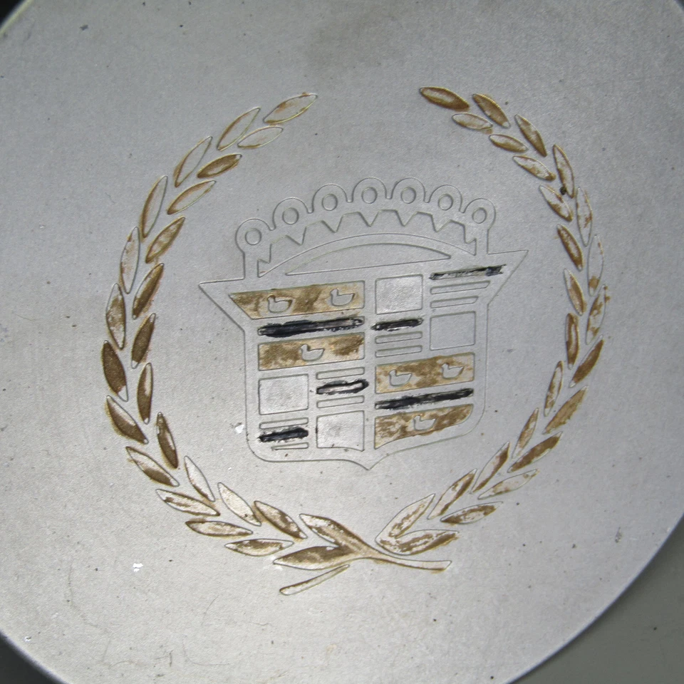 GM Cadillac Deville Eldorado 1990-1999 tapa central mecanizada pieza cepillada 9593128 Foto 2 de 4