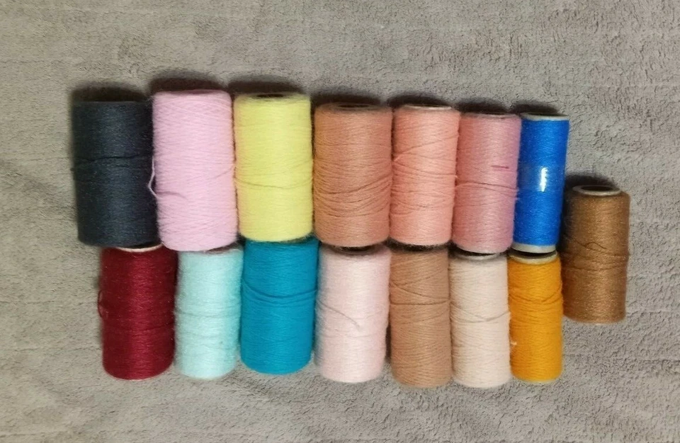 Vintage "Pretty Punch" Embroidery Yarn, Lot of 15 used rolls - Lot 16 - Image 3 of 3