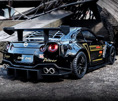 1/24 Nissan GT-R 35 Model Car with Light & Features