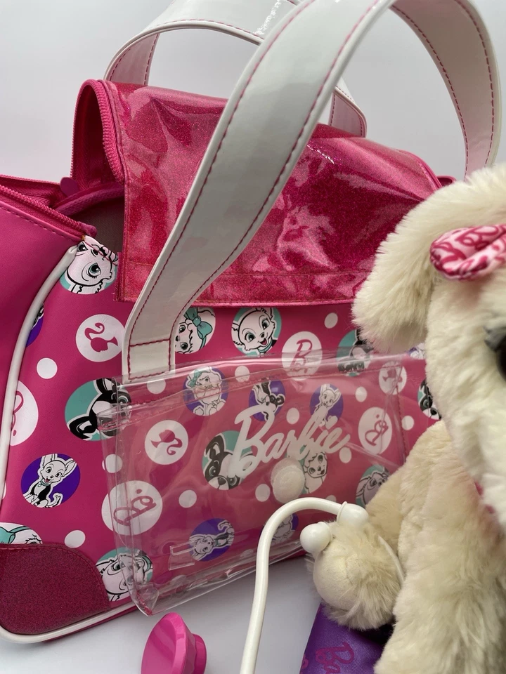 Barbie Pet Doctor Hug N Heal Kiss N Care Peluche Electrónico Perro Bolsa Herramientas Funciona Foto 2 de 3