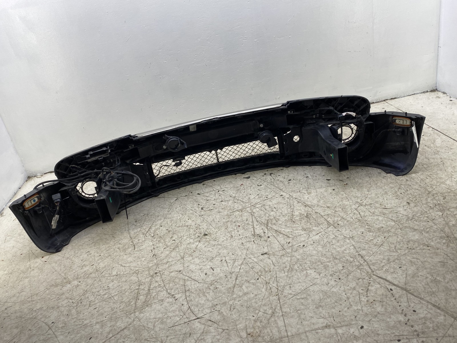 2010-2016 BENTLEY MULSANNE FRONT BUMPER COVER FOG LIGHT W/O RADAR SENSORS