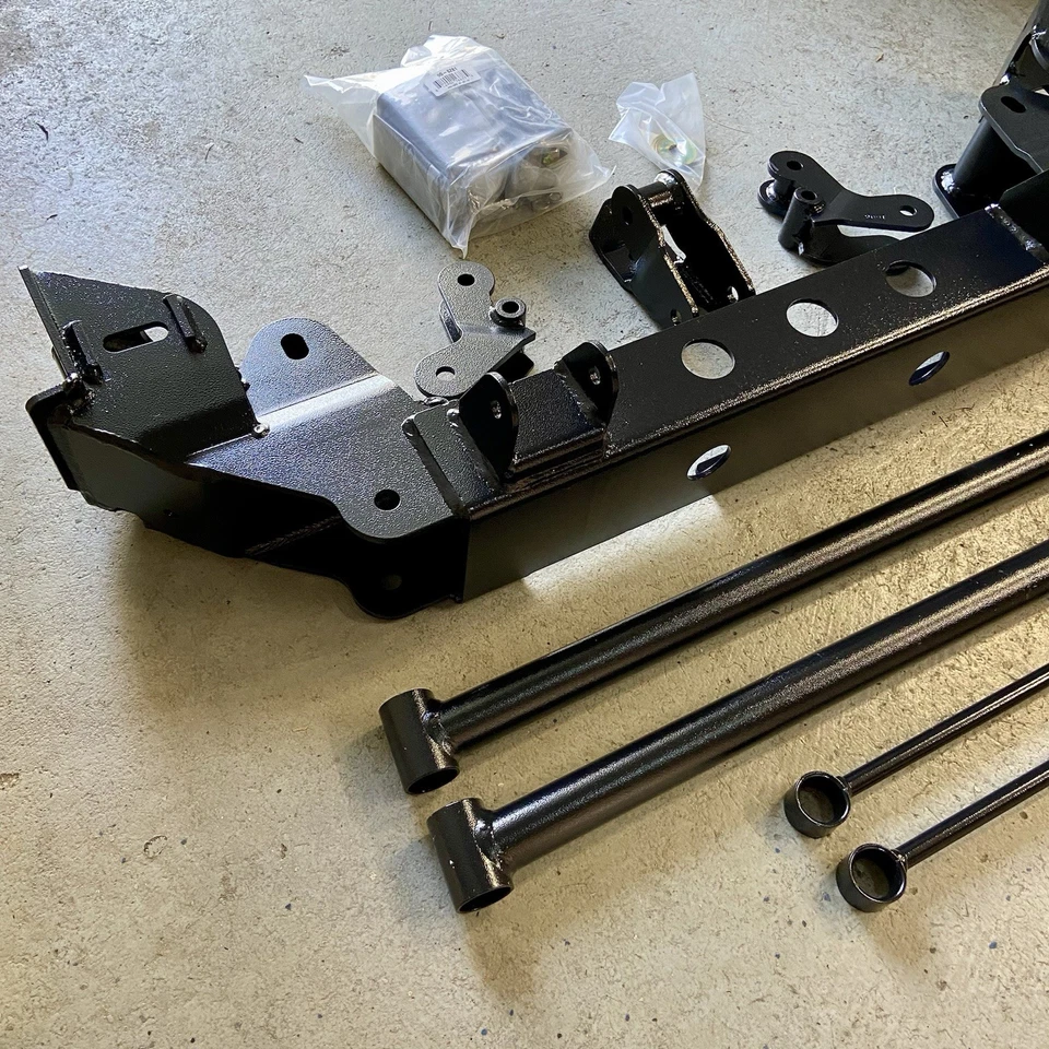 "Kit de travesaño de caída de diferencial delantero Pro Comp 6"" 51021B-3 para GM SUV 1500 2000-2006" Foto 2 de 4