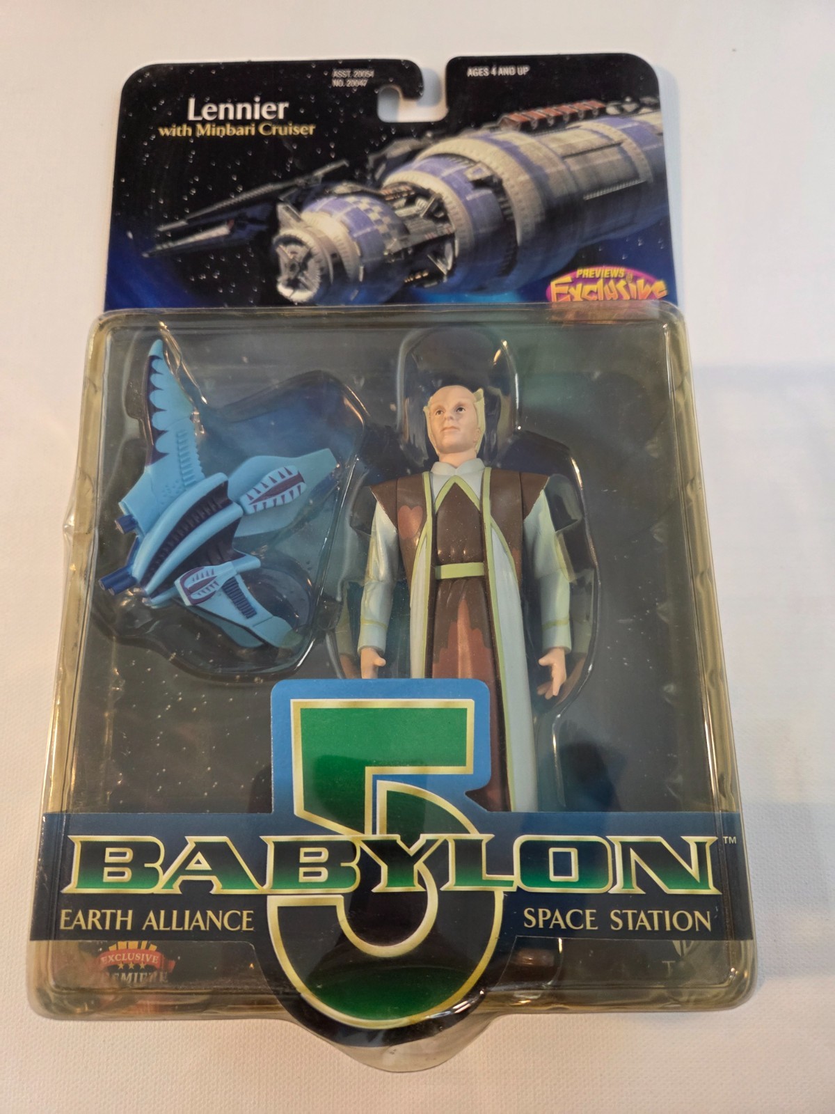 Babylon 5 Action figure - Lennier with Minbari Cruiser Previews Exclusive 1997
