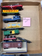 HO scale model trains model railroading toy trains rolling stock cars. Lot C19