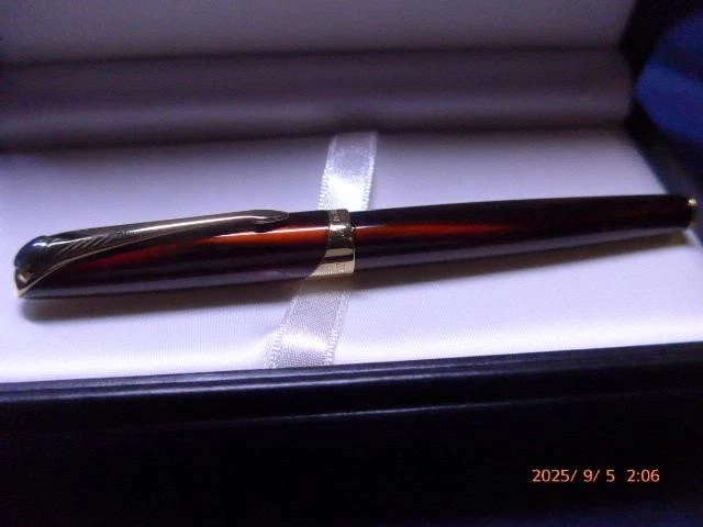 Pluma Estilográfica Parker Ellipse Rojo Profundo Oro 18K Plumín Fino 5.7 Pulgadas Rara Coleccionable Foto 3 de 4