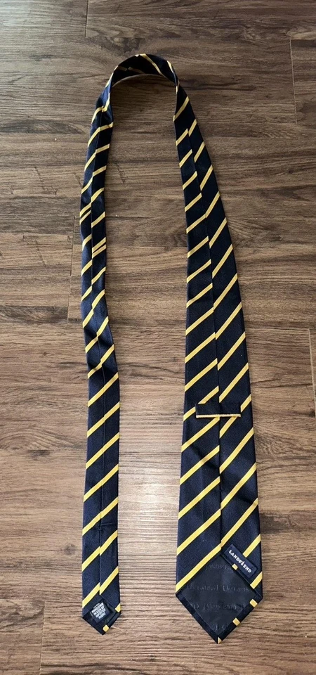 Corbata clásica Lands' End para hombre larga a rayas amarillas azul marino 100 % seda hecha a mano Foto 2 de 4