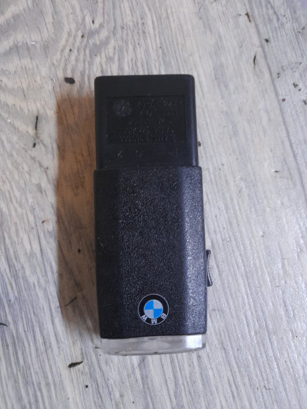 BMW 325I SE TOURING AUTO 20002005 CHARGEABLE GLOVE BOX TORCH 8360066