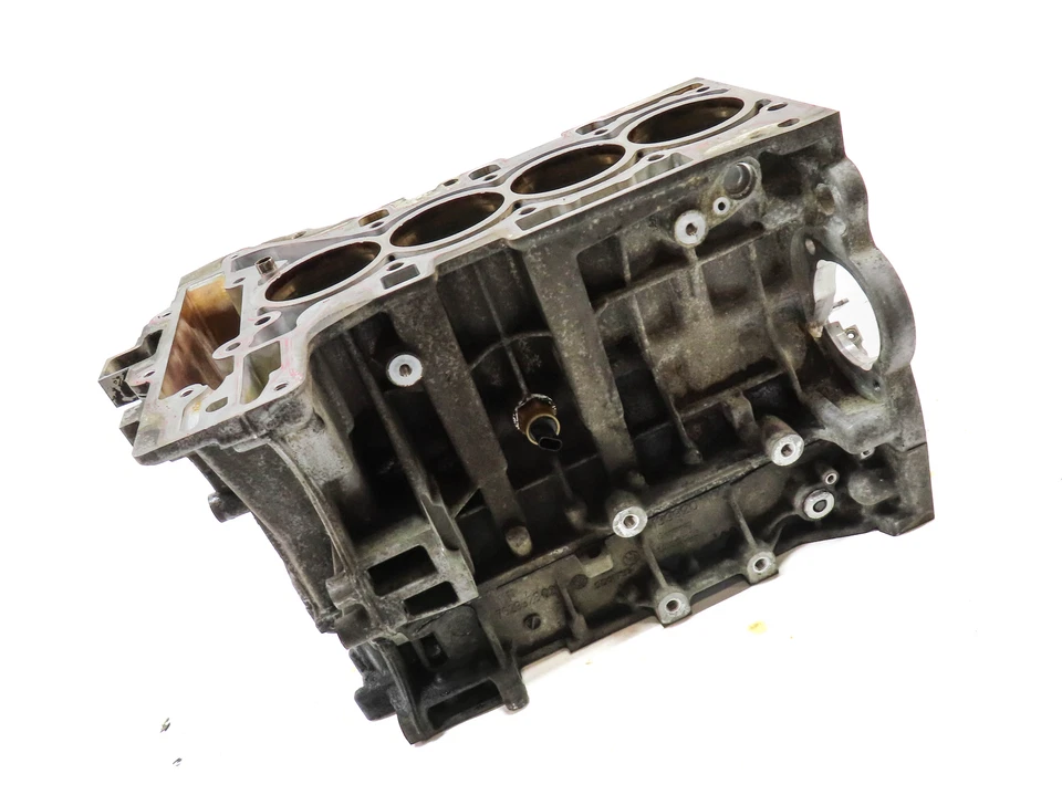 BMW 320i (F30) 2012-2018 2,0 L motor turbo bloque de cilindros (desnudo) Foto 3 de 4