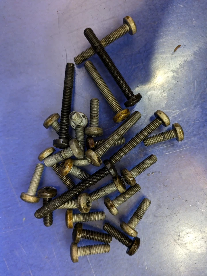 ceuc 2013-2015 AUDI A8 s6 s7 v8 4,0 L - Juego de pernos de cárter de aceite de motor superior Foto 2 de 4