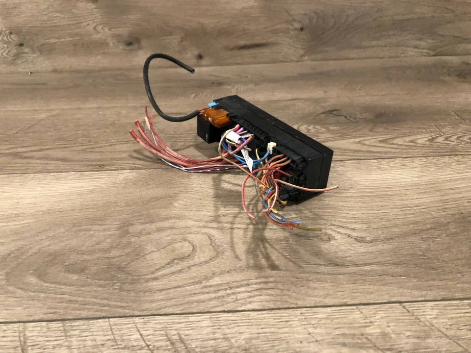 MERCEDES BENZ W210 W208 E320 CLK430 1998_2003 CAJA DE CONEXIONES RELÉ DE FUSIBLE DE ALIMENTACIÓN FABRICANTE DE EQUIPOS ORIGINALES Foto 3 de 4