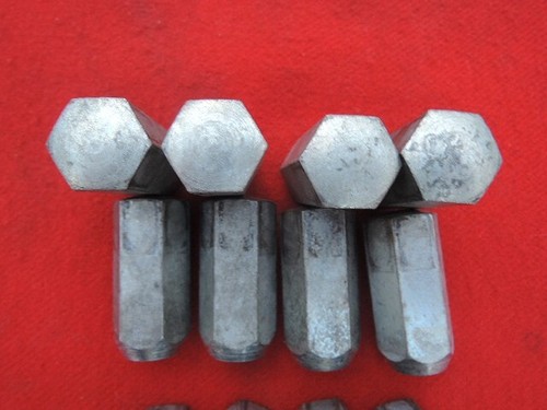 Alfa Romeo SPIDER "Phone Dial" Wheel LONG Used Original LUG NUTS - Picture 7 of 9