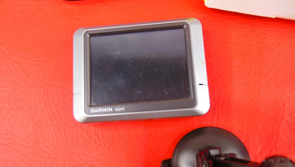 GARMIN Nuvi 200 GPS Navigation System Bundle 4" Touch Screen, Mounts & Car Cable - Image 3 of 4